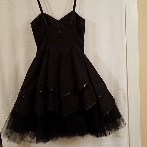 Darling dress from Dillards - Picture 3 of 4